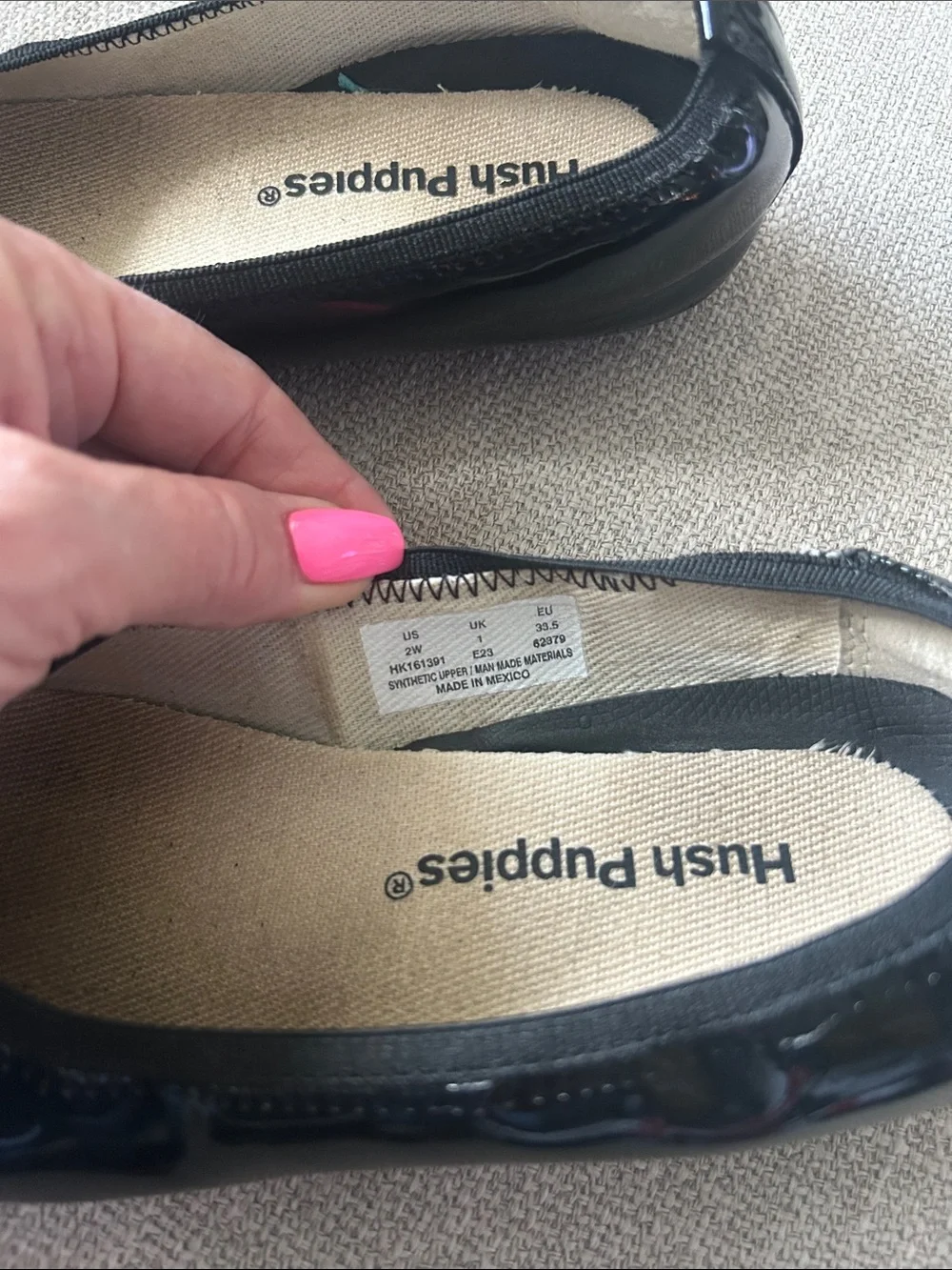 Hush Puppies Black Patent Ballet Flats with Bow Accent size 2